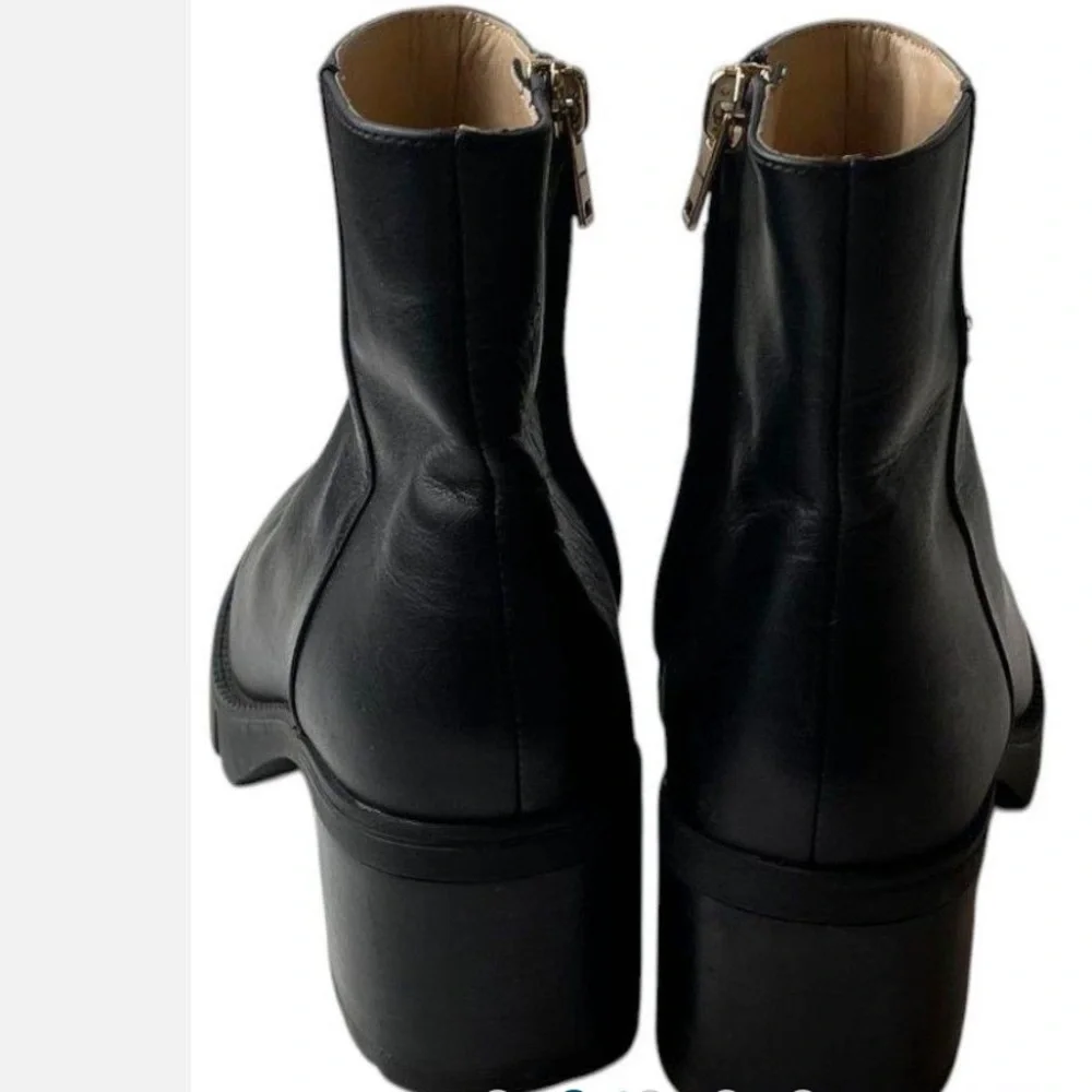 NWOT Coach “Chrissy” Black Leather Heeled Ankle Booties Size 7